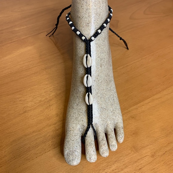 Handmade Cowrie Shell Macrame Anklet w/ Toe Ring – Black - Picture 2 of 7